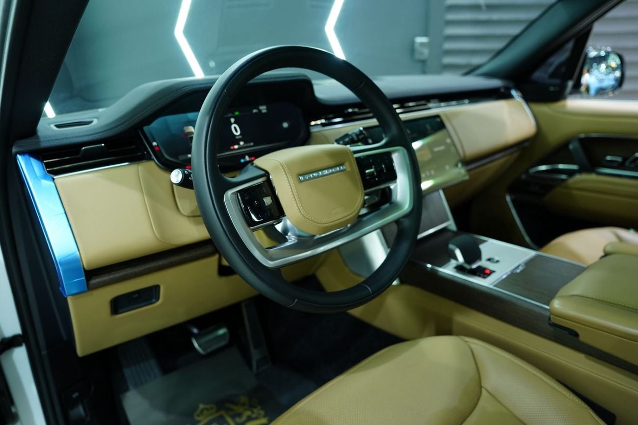 لاند روفر رينج روفر SE P400 2025 Range Rover Vogue P400 SE LWB, 7-Seater, Deployable Side Steps, Panoramic Roof!!
