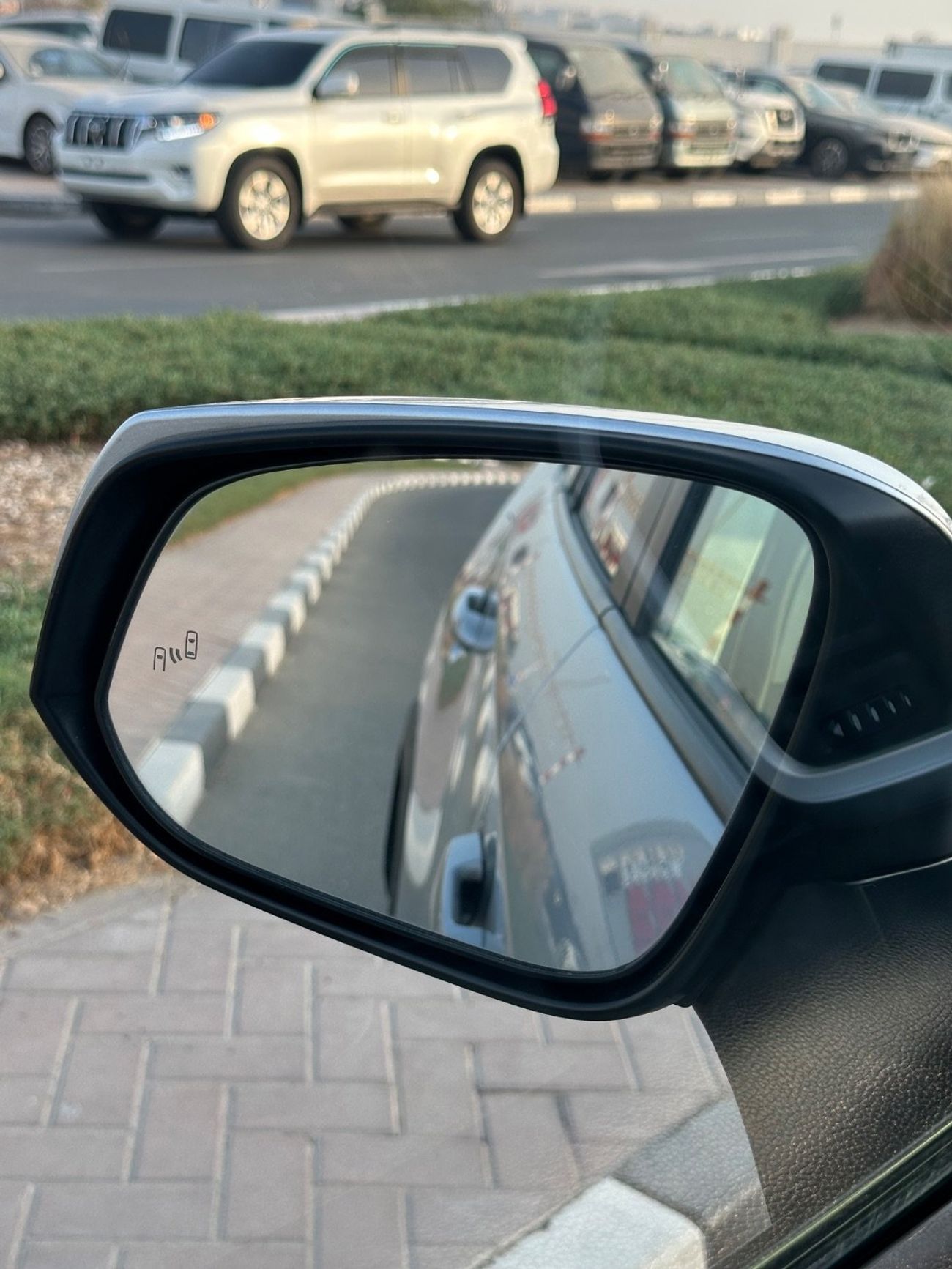 تويوتا راف ٤ XLE 2.5L