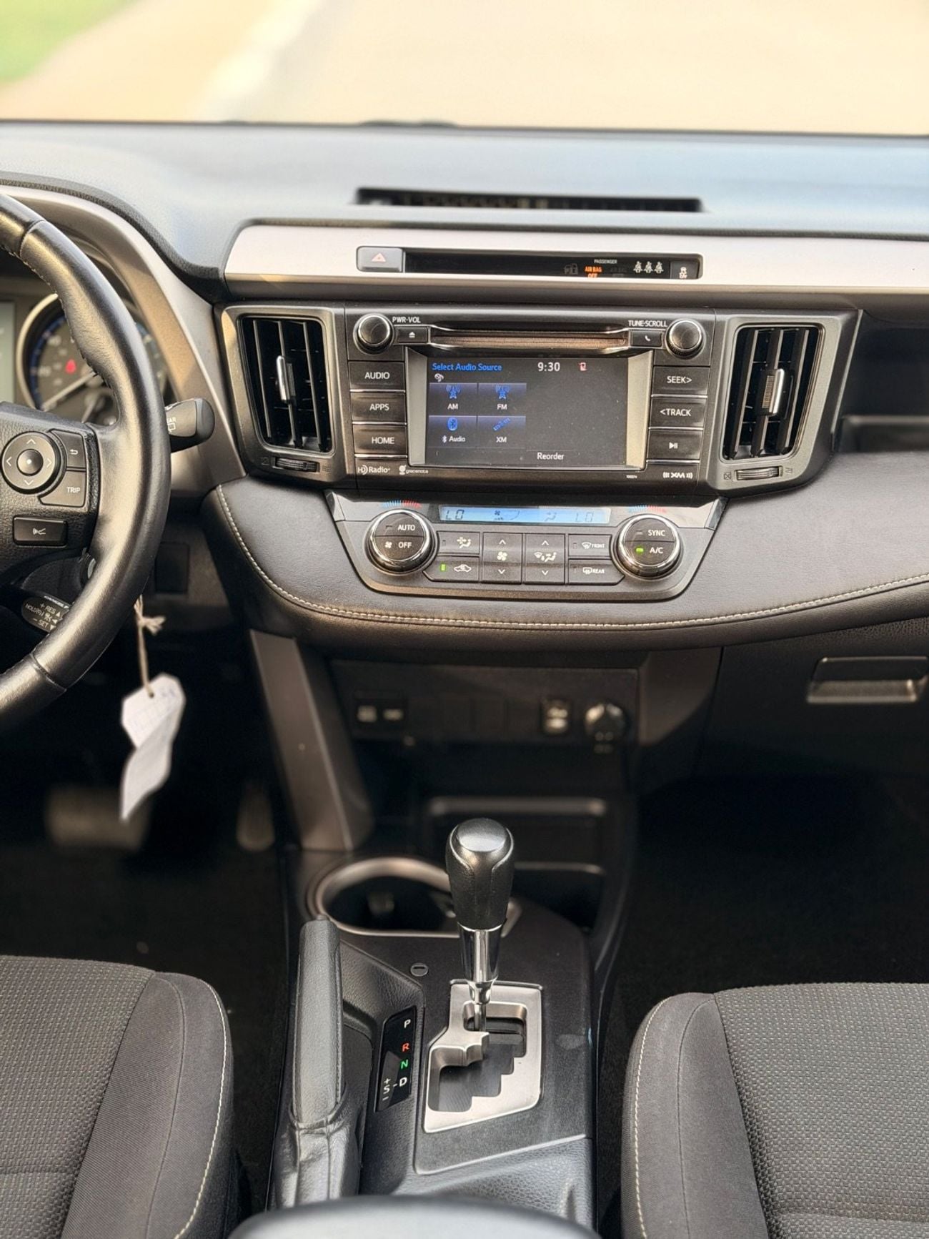 Toyota RAV4 XLE 2.5L / Sunroof, 4WD Full option