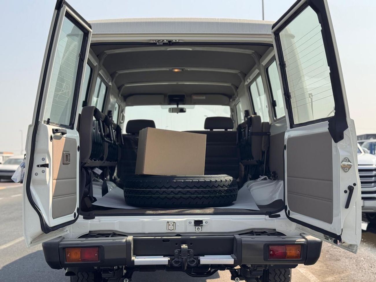 Toyota Land Cruiser 70 78 HARDTOP 4.0L PETROL MANUAL TRANSMISSION