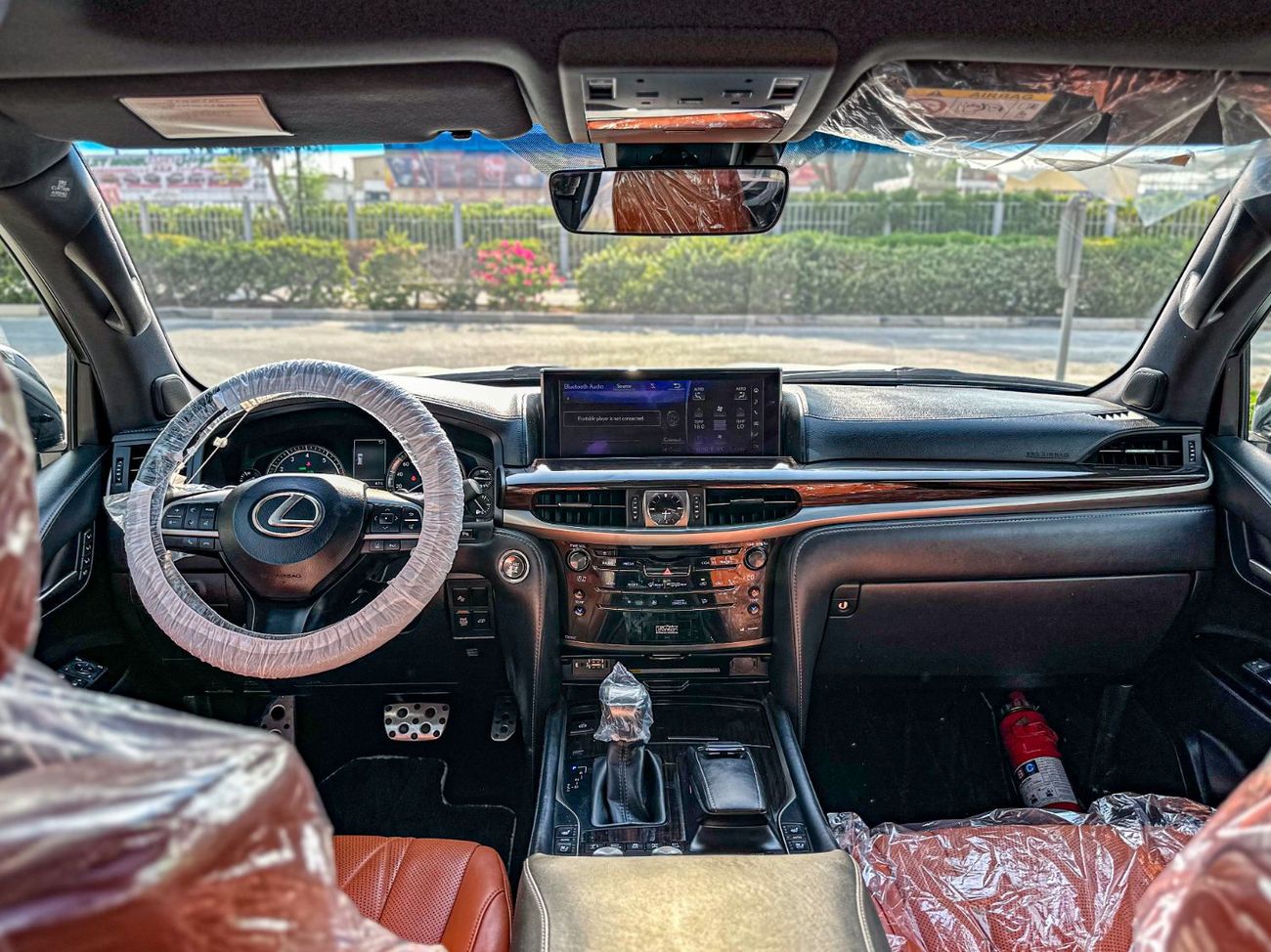 لكزس LX 570 Lexus Lx570s Signature Black Edition 5.7L / Gcc Specification