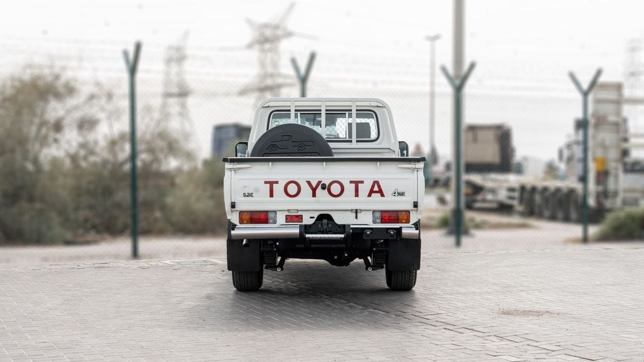 Toyota Land Cruiser Pick Up LC76 LX 2026 Toyota Land Cruiser LC79 2.8L MT Diesel (White-Brown)