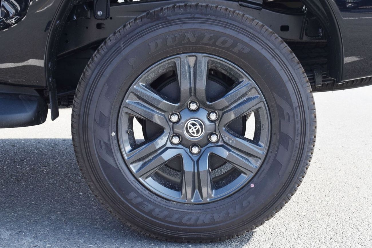 تويوتا هيلوكس TOYOTA HILUX 4.0 SR5 BLACK 2025