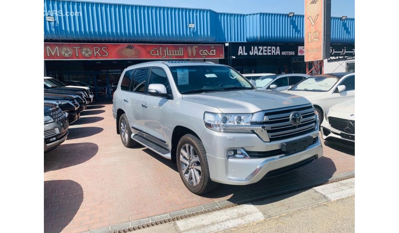 Toyota Land Cruiser VXR 5.7