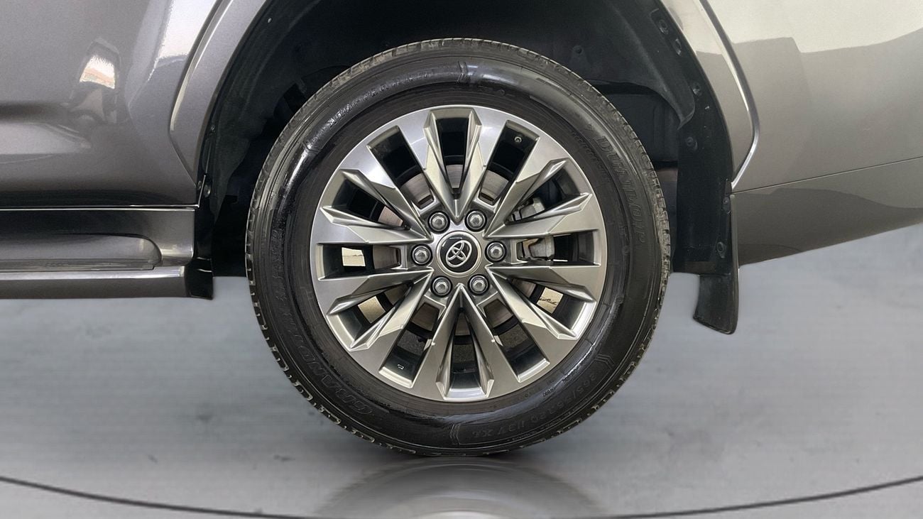 تويوتا لاند كروزر VXR | شامل الضمان | 0 ﺪﻔﻋﺓ ﺃﻮﻟﻯ