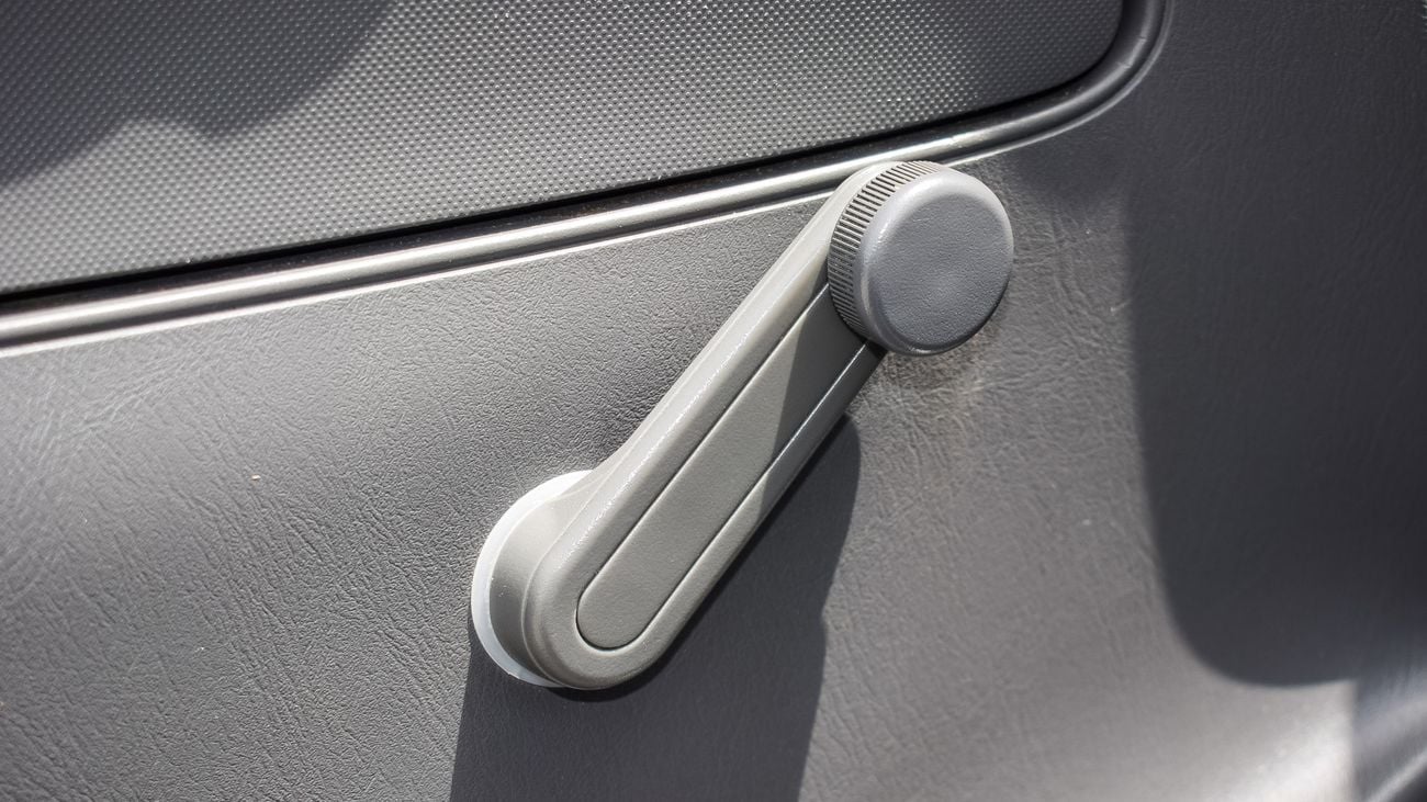 تويوتا هيلوكس GL 4X4, Manual Gear, Petrol, Accident and paint free