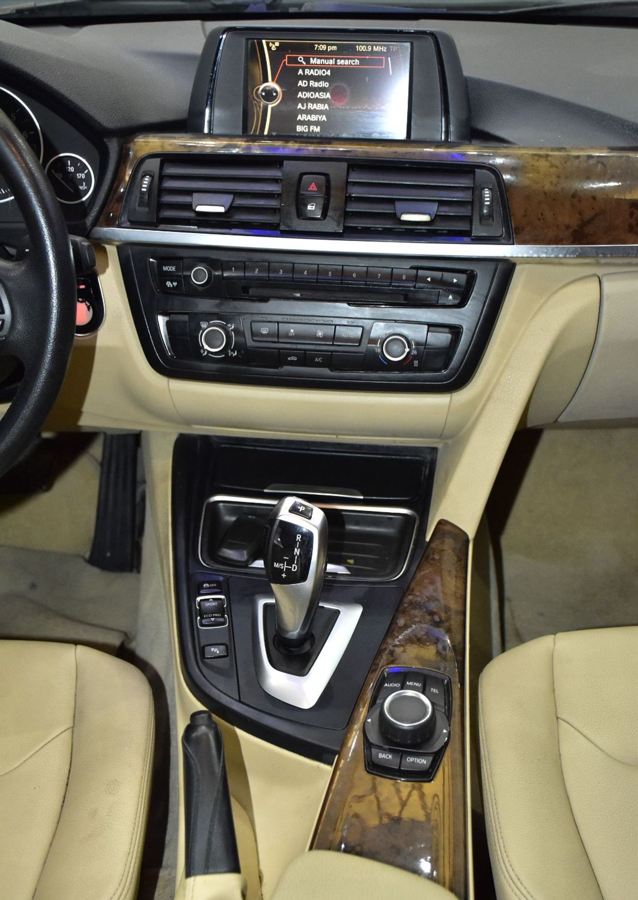 بي أم دبليو 320 EXCELLENT DEAL for our BMW 320i ( 2014 Model ) in White Color GCC Specs