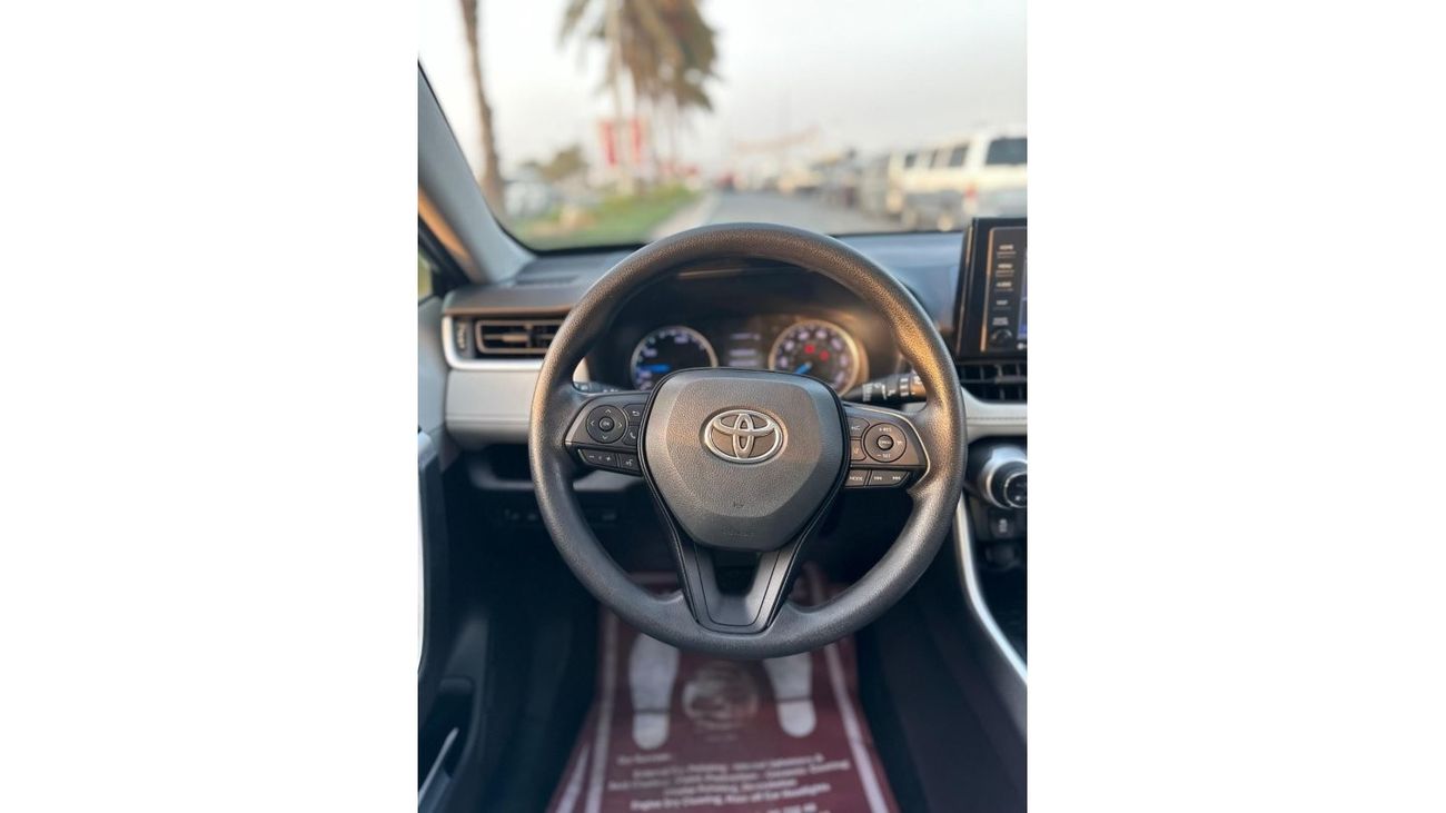 Toyota RAV4 TOYOTA RAV4 XLE HYBRID 2021