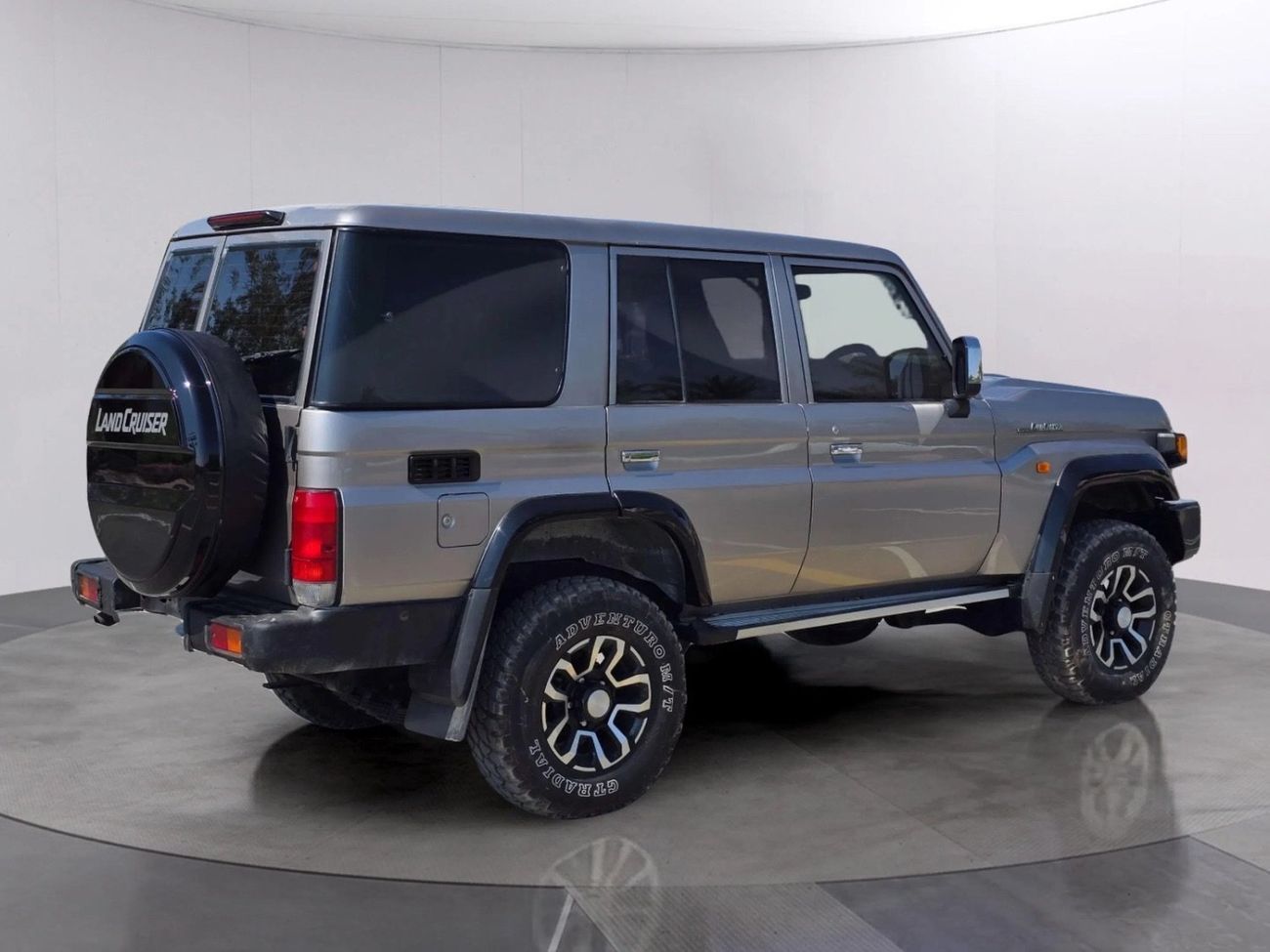 تويوتا لاند كروزر 70 Std 4.5L 4WD