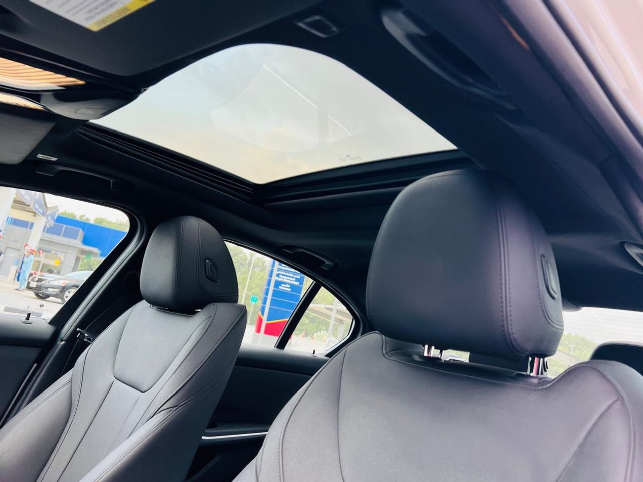 بي أم دبليو 330i Std 2.0L