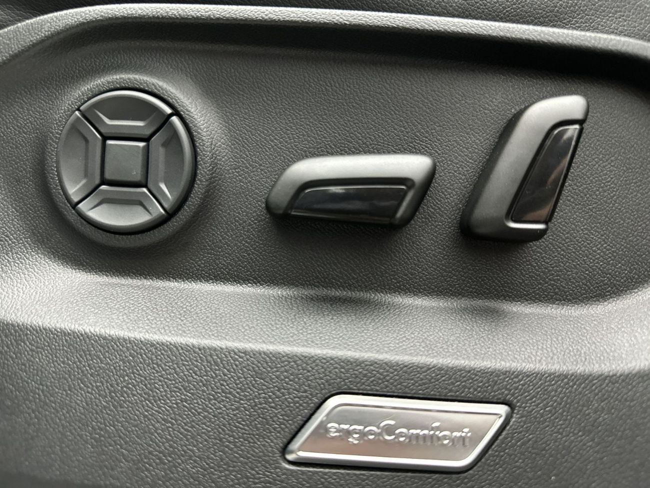 فولكس واجن طوارق 3L | VW Certified | Ventilated Front Seats, V6 4MOTION & Smart Driving Pack
