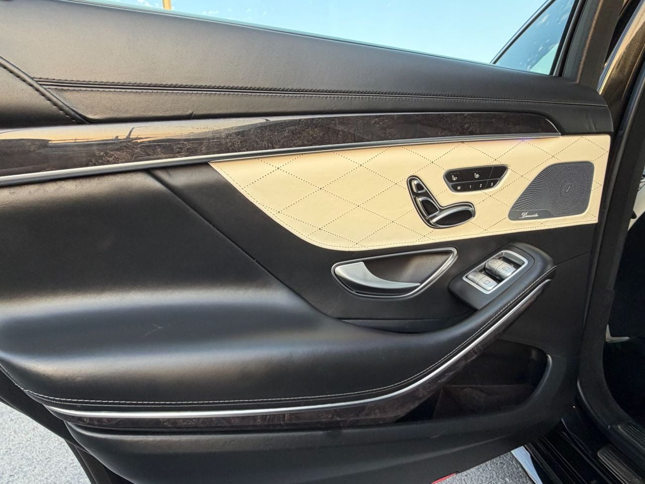 مرسيدس بنز S 560 Exclusive Edition 4.0L