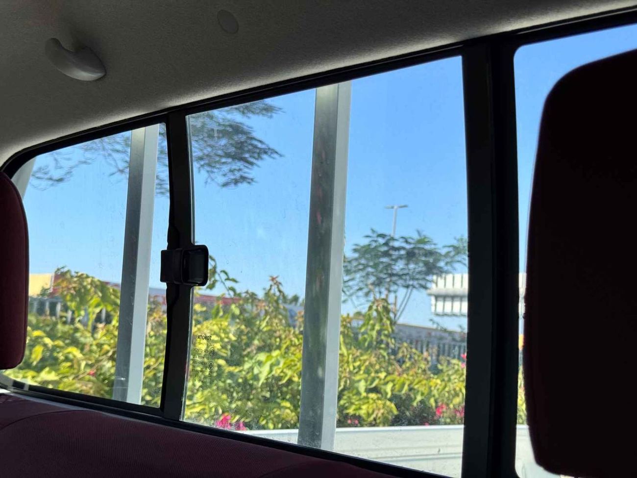 تويوتا هيلوكس 2025 HILUX 4X2 2.7L PETROL MT BASIC PWR WIN BRAND NEW 0KM