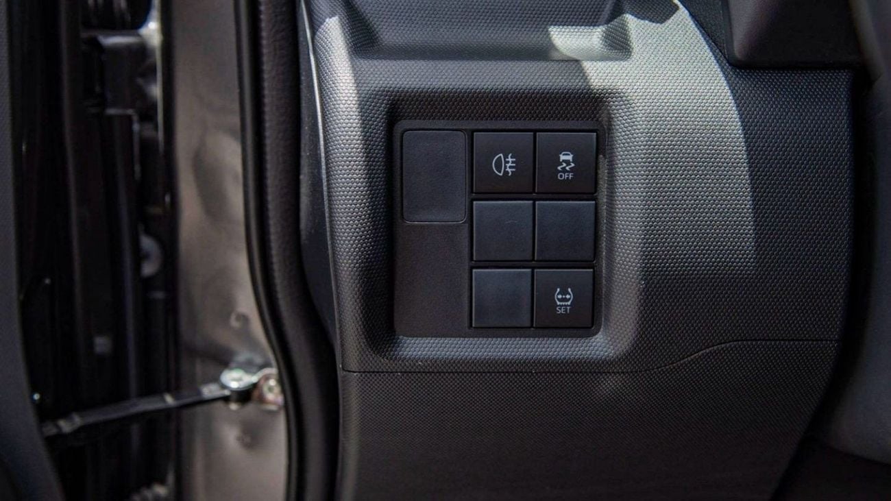 تويوتا ريز toyota raize 2023 1.0l auto v3 petrol