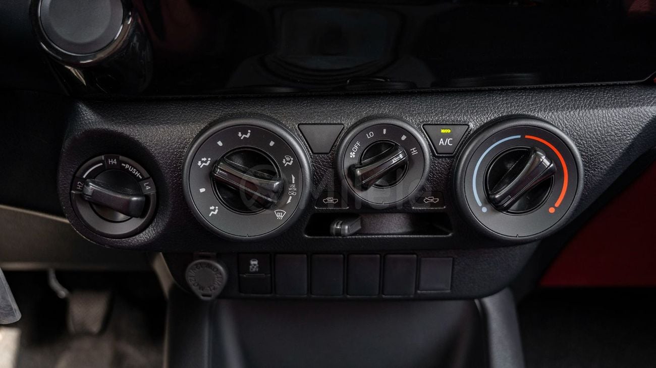 Toyota Hilux DLX