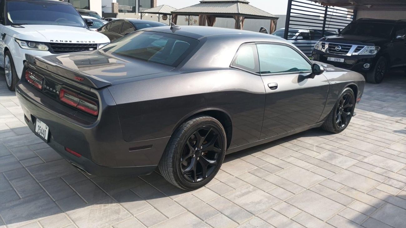 دودج تشالينجر SXT