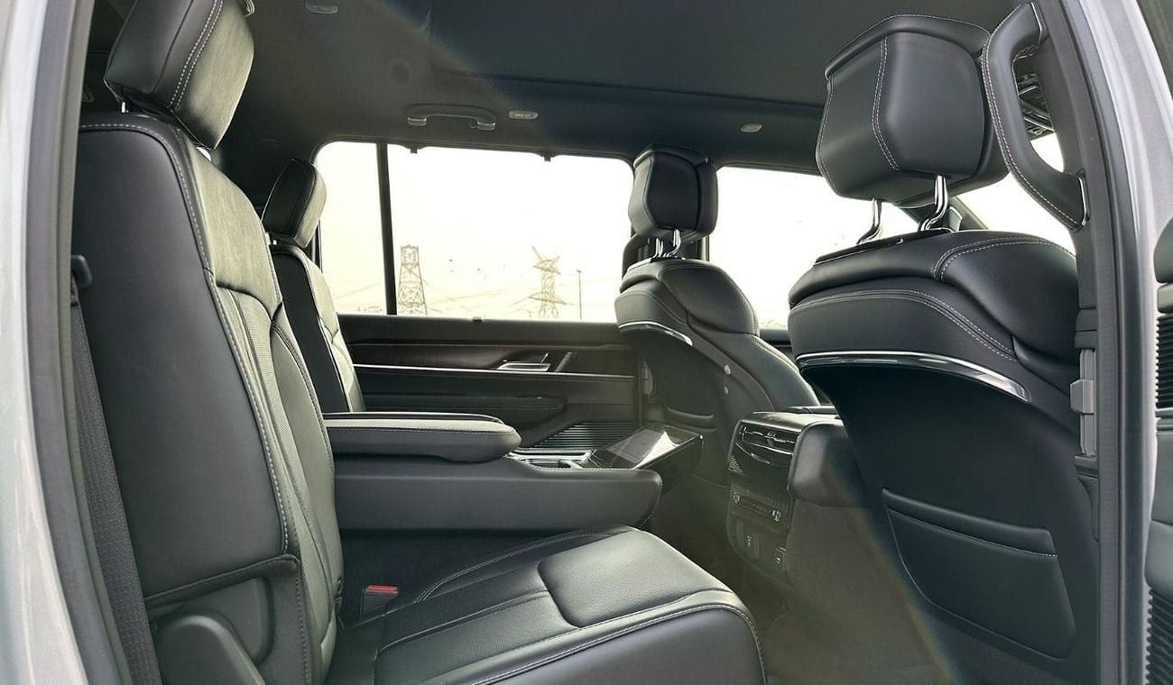 جيب جراند واجونير 3.0T 4WD Series 2 Agency Warranty 2023 GCC 0kms