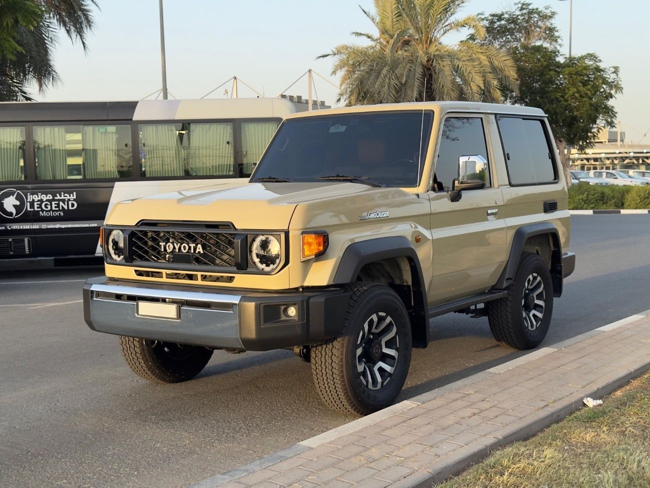 Toyota Land Cruiser LX V6