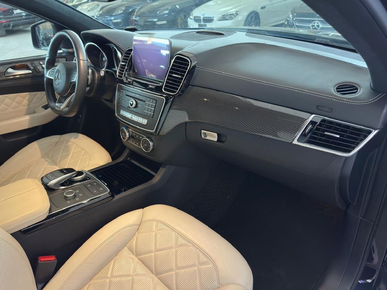 مرسيدس بنز GLE 43 AMG MERCEDES GLE 43 AMG COUPE 2017 | DESIGNO PACKAGE | CARBON INTERIOR TRIM | 22” AMG DOUBLE SPOKE WHEEL