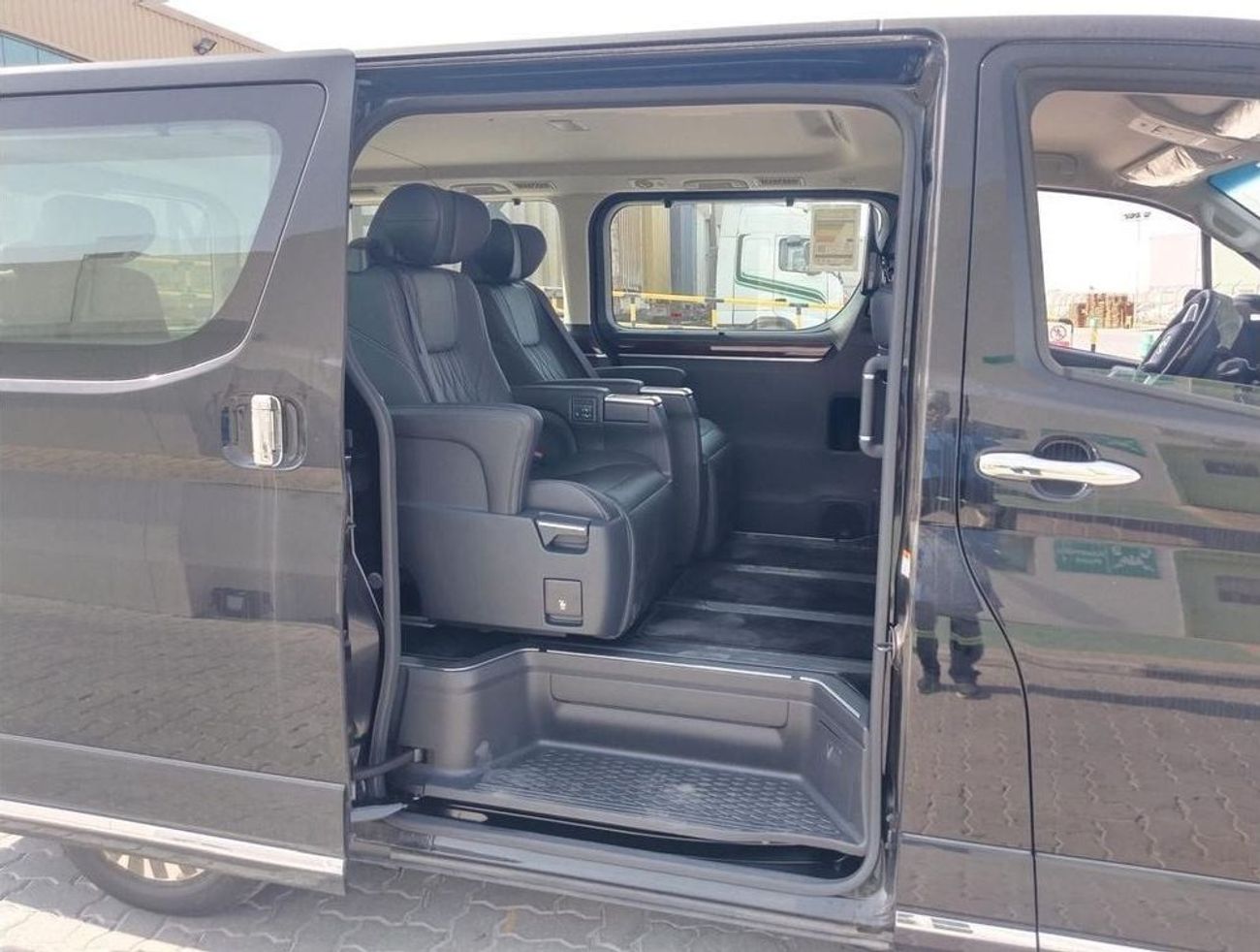 Toyota Granvia GRANVIA V