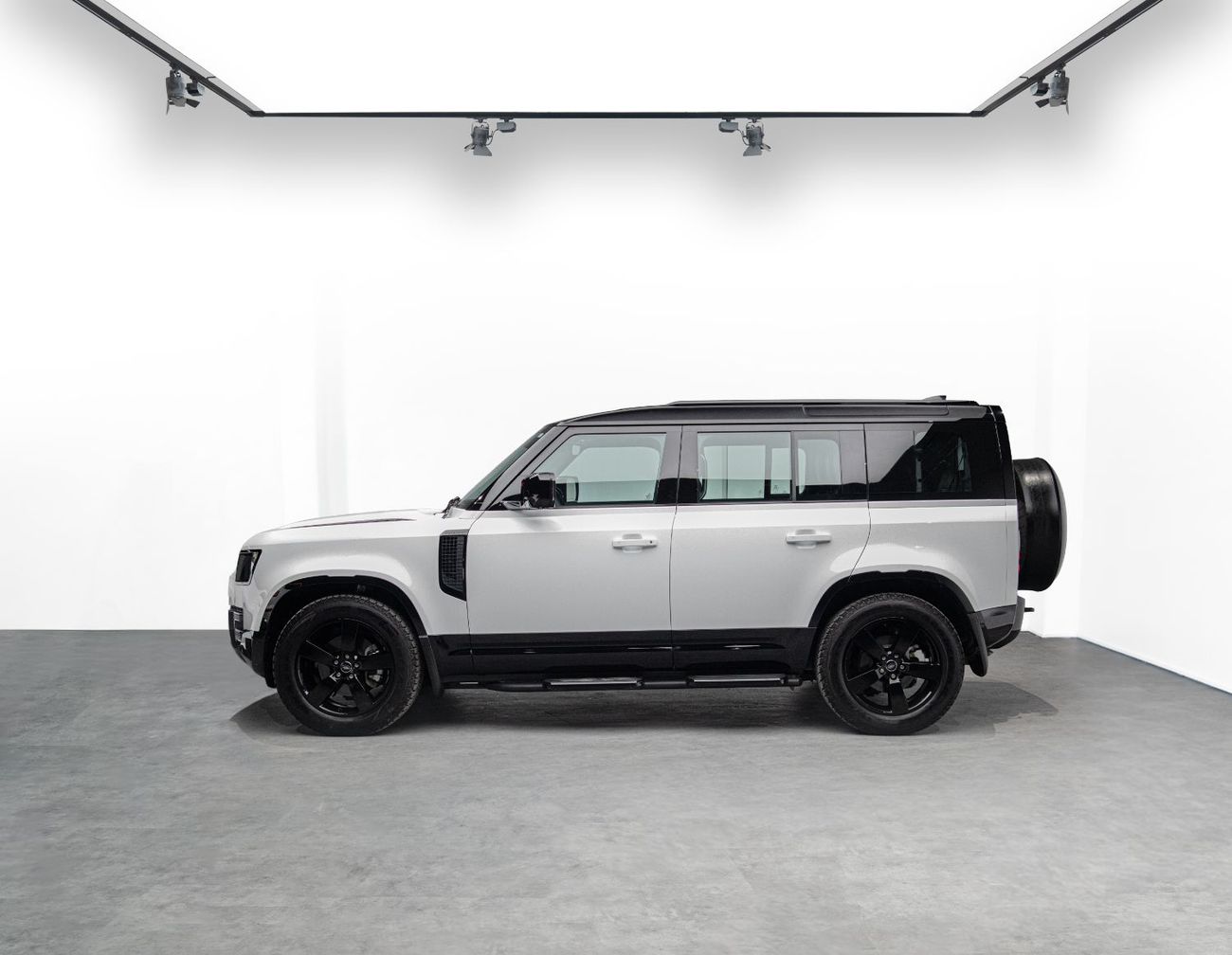 Land Rover Defender P300 110 2.0L (5 Seater)