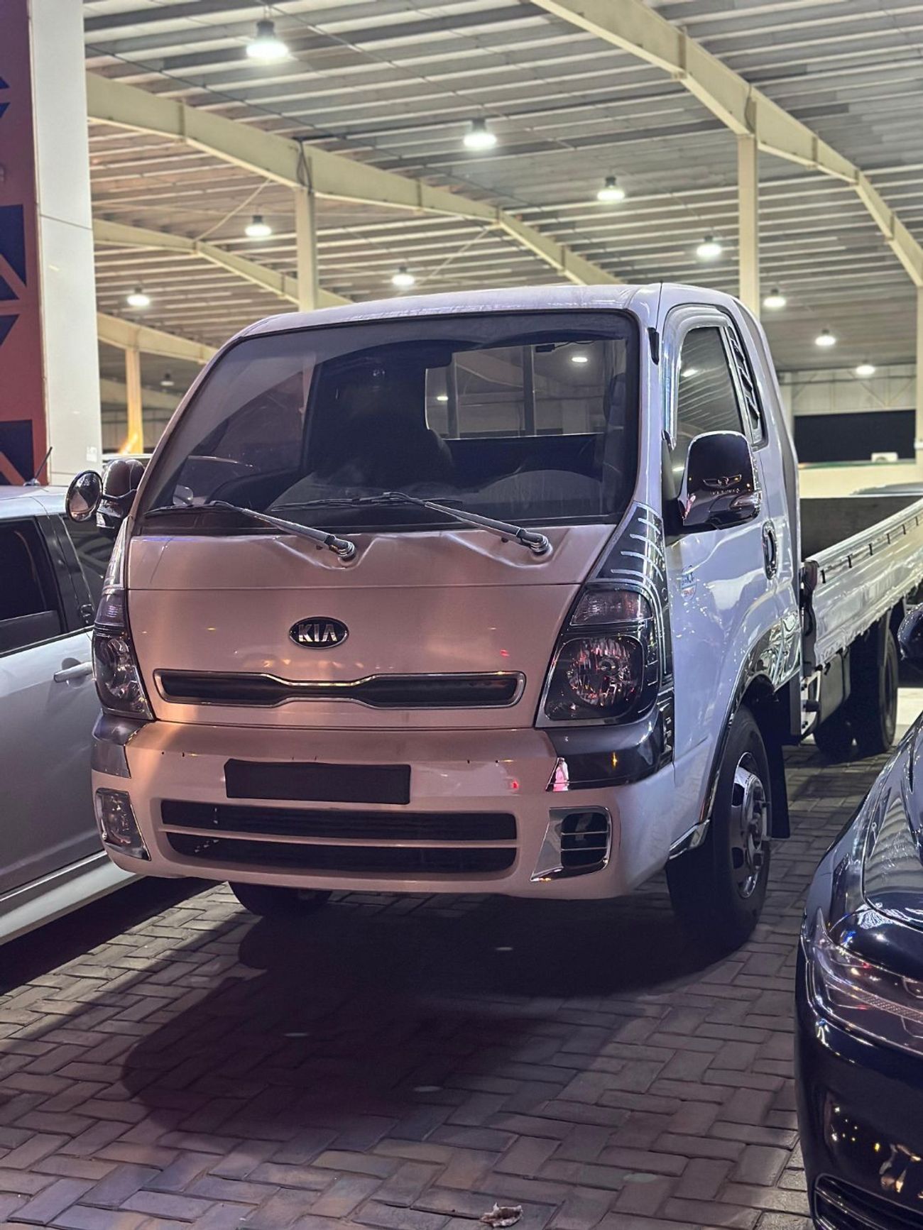 Used Kia K4000 2019 for sale in Umm al-Quwain - 756812