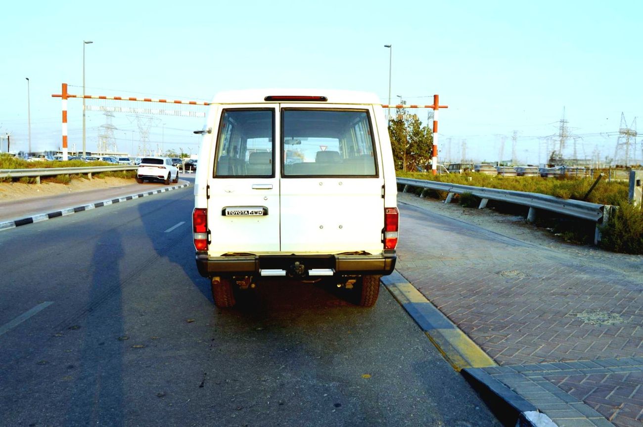 Toyota Land Cruiser Toyota Land Cruiser Hard Top 3 Door Year: 2025 Color: White