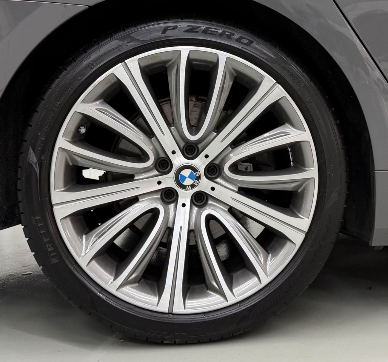 BMW 730Li Exclusive 2.0L