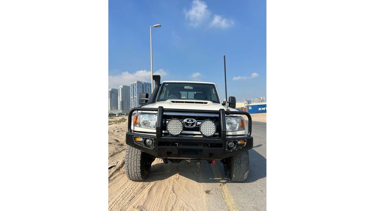 Toyota Land Cruiser Pick Up