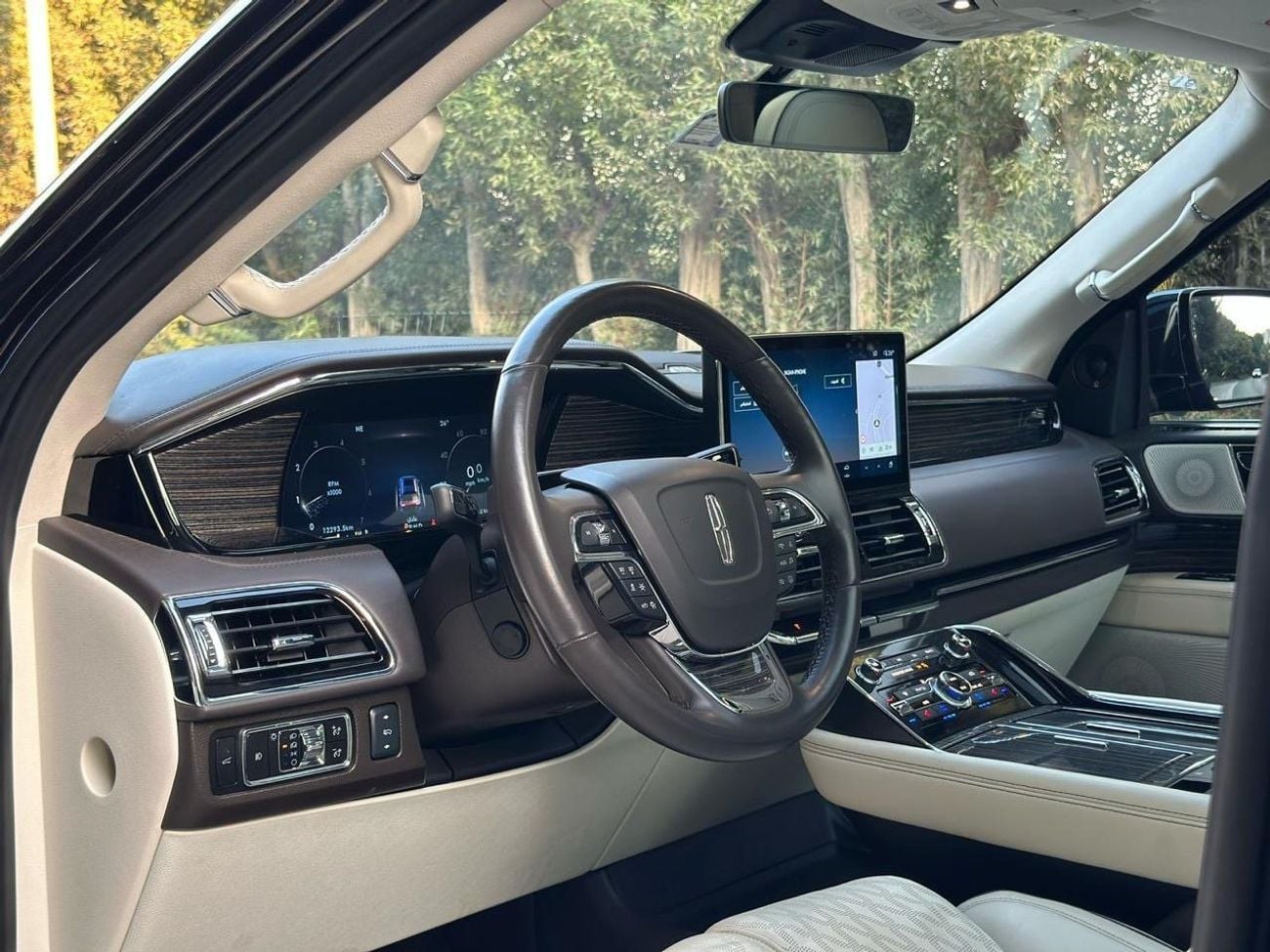 Lincoln Navigator BASE