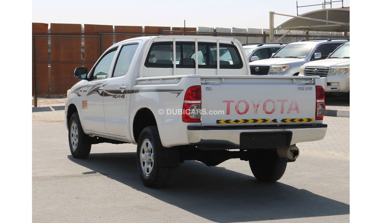 Toyota Hilux 2016 | HILUX DOUBLE CABIN DIESEL WITH GCC SPECS AND EXCELLENT CONDITION