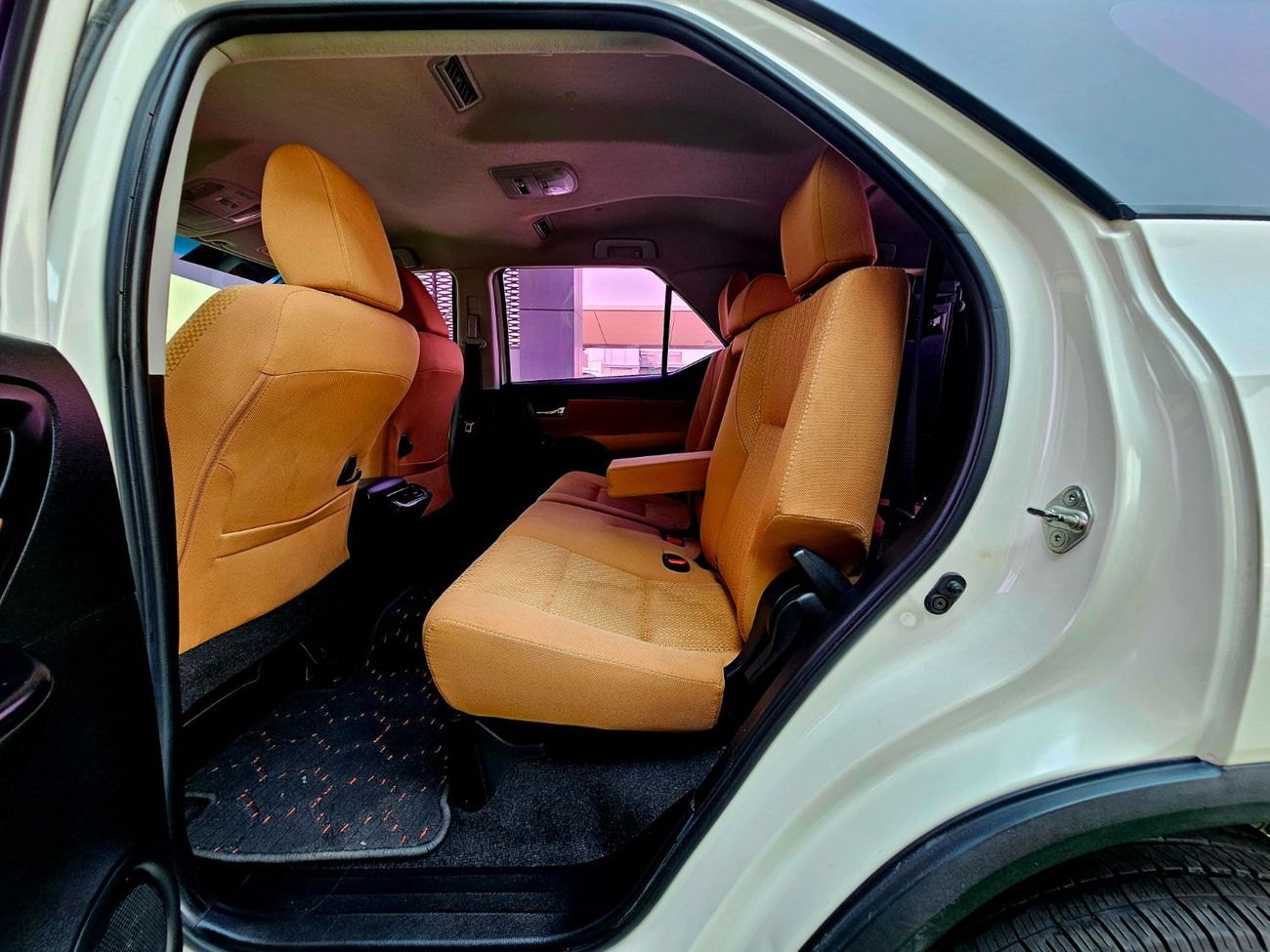 Toyota Fortuner EXR 2.7L (164 HP) FORTUNER EXR / V4 2.7L 4WD / LOW MILEAGE