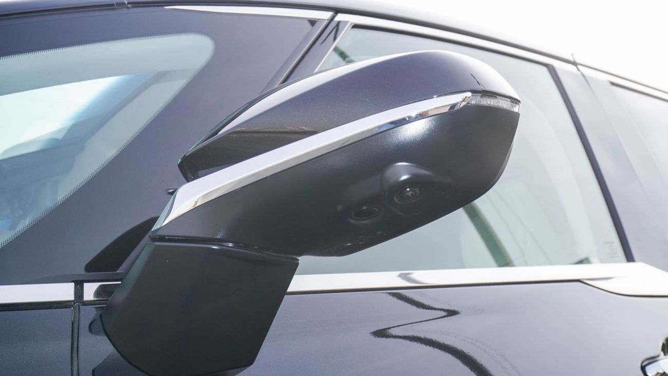 Lexus LM 350h 2024 Lexus LM350h 7-Seater 2.5L 4-Cyl Hybrid A/T AWD Export Only