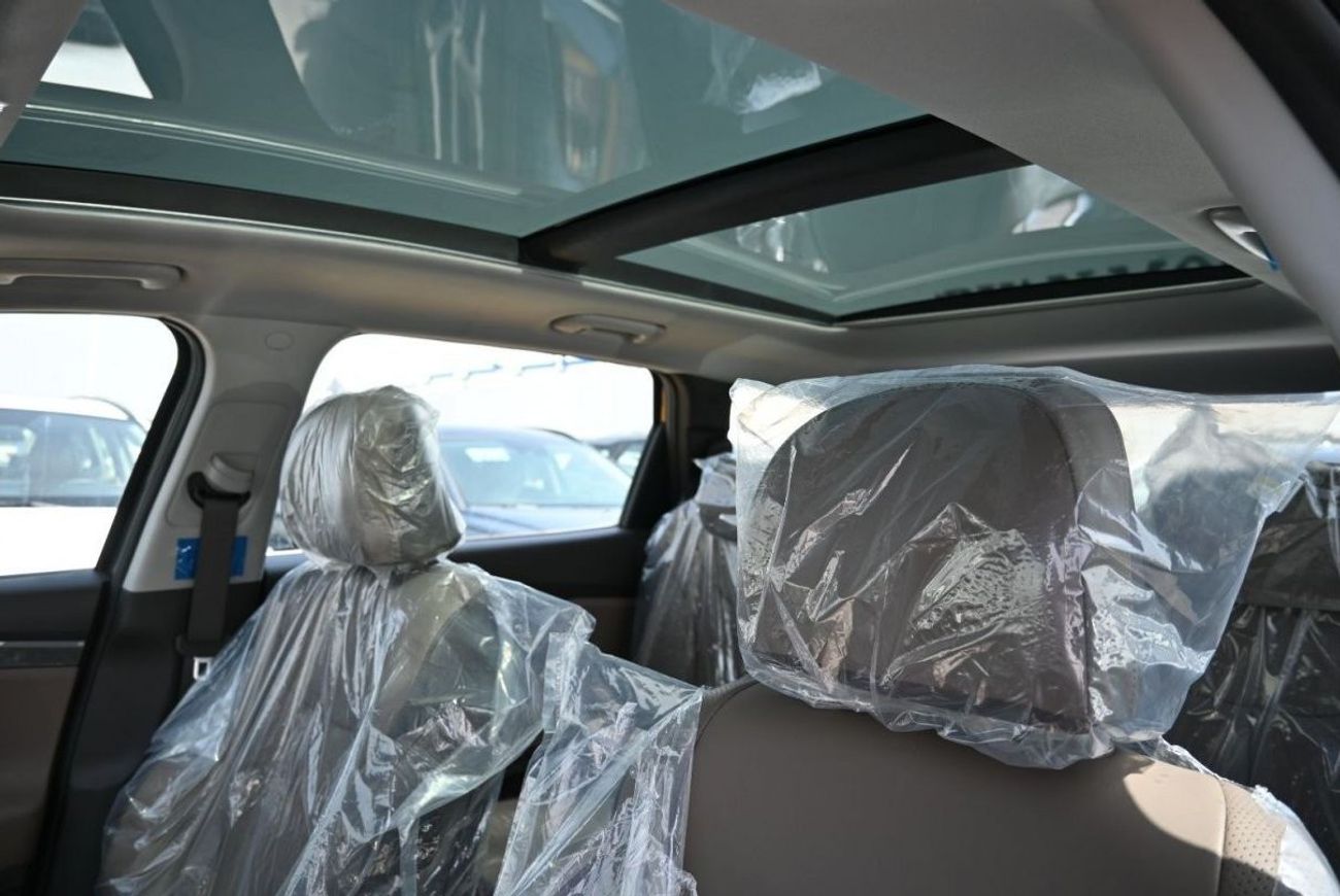 هيونداي سانتا في هيونداي سانتا في 2.5 لتر بنزين ، دفع رباعي ، دفع أمامي ، 5 أبواب ، مقاعد كهربائية أمامية ، سقف بانور