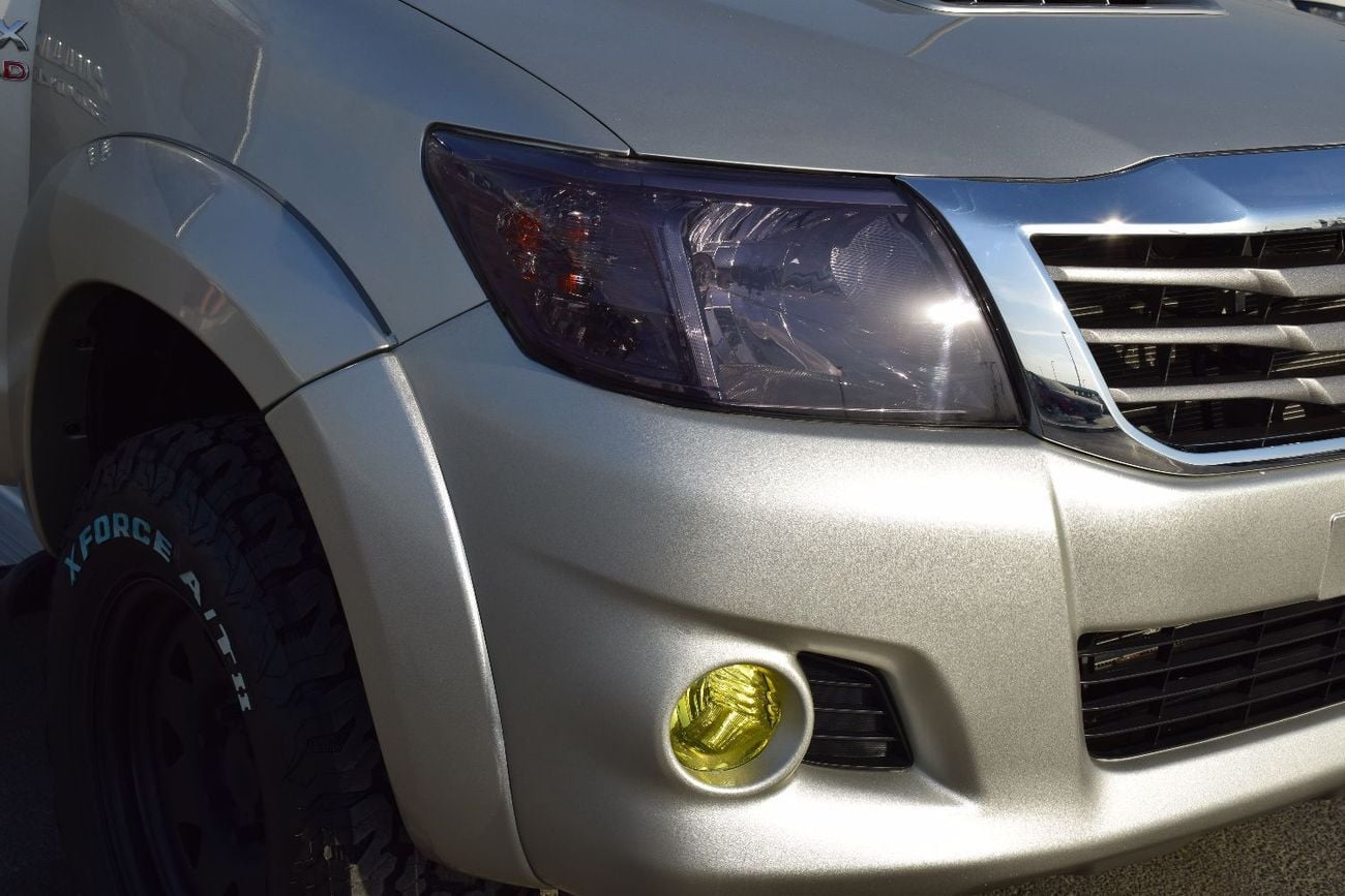 تويوتا هيلوكس DLX 4X4 Diesel 3.0L (Right Hand)