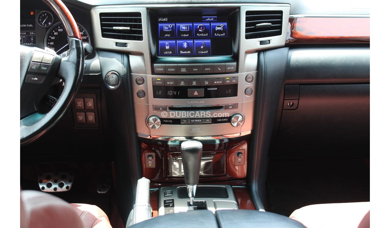 Lexus LX 570 SPORTPLUS 2015 GCC SPECS FSH MINT IN CONDITION