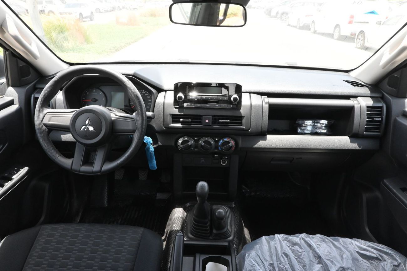 Mitsubishi L200 MITSUBISHI L200 2.4L GL DIESEL DCABIN 4X4 5M/T MODEL 2025 BRAND NEW  [SILVER /W/ G / B ]