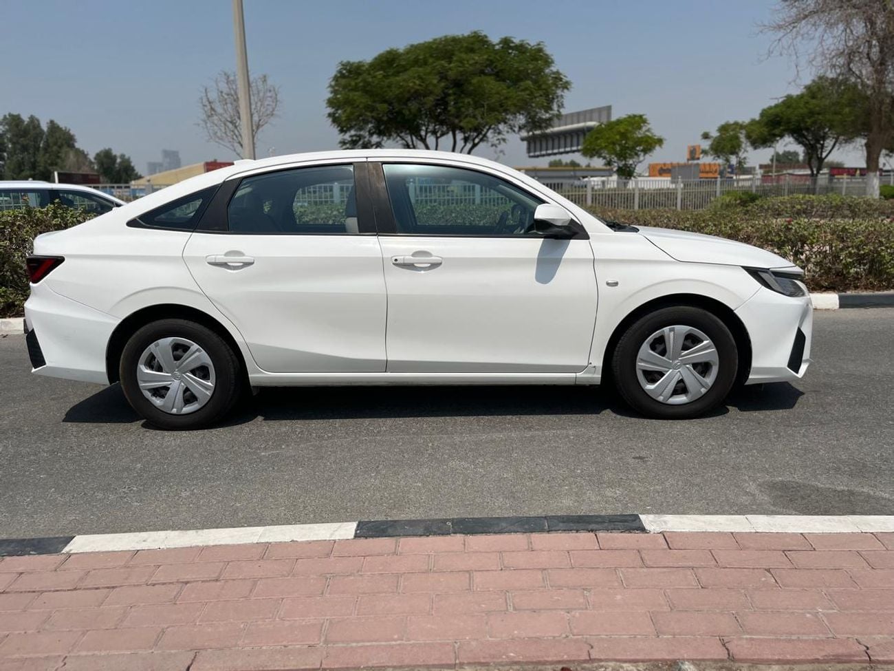 Toyota Yaris E Toyota Yaris 1,6L 2023 Gcc Mid option