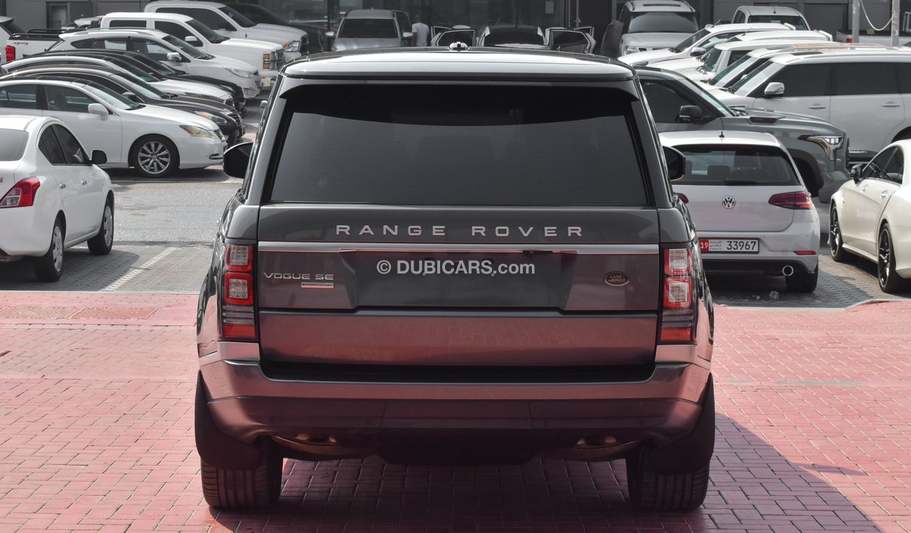 Used Land Rover Range Rover Vogue SE Supercharged 2014 for sale in Abu