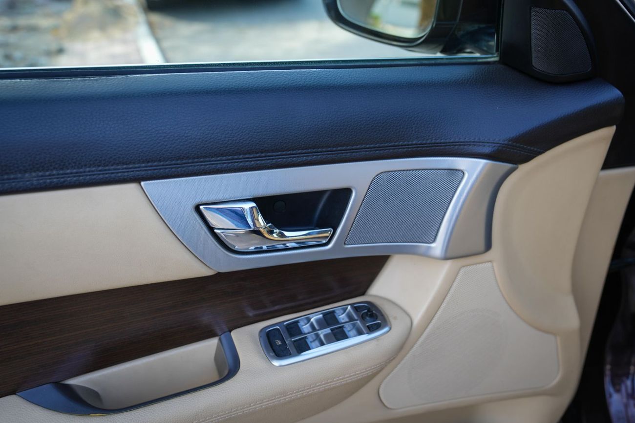 جاكوار XF 2013 LUXURY!! GCC SPECS!! FULL SERVICE HISTORY