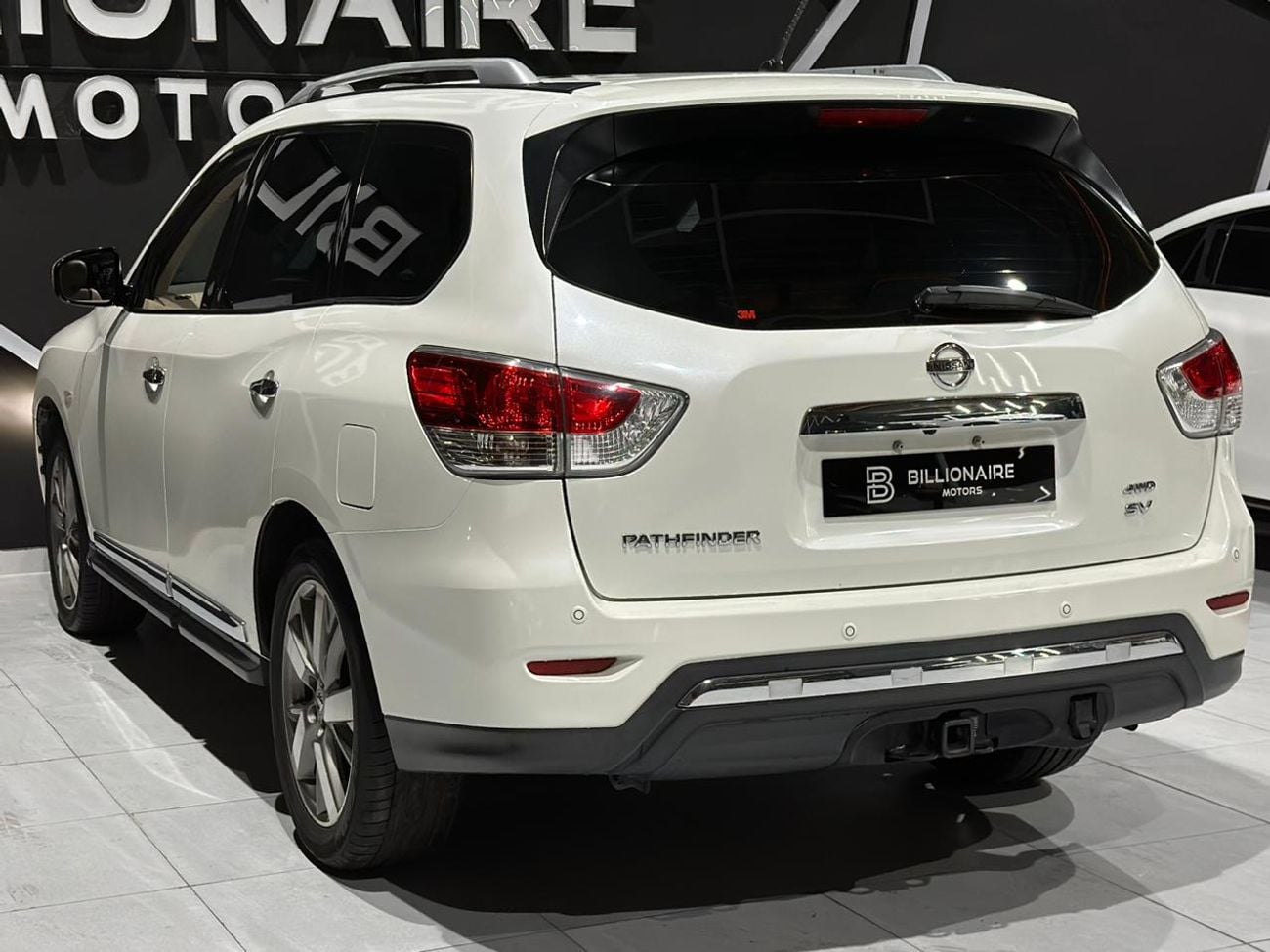 Nissan Pathfinder SV 3.5L (260 HP) 4WD NISSAN PATHFINDER | GCC | 2015 | FULL OPTIONS 7SEATERS WITH PANORAMIC ROOF