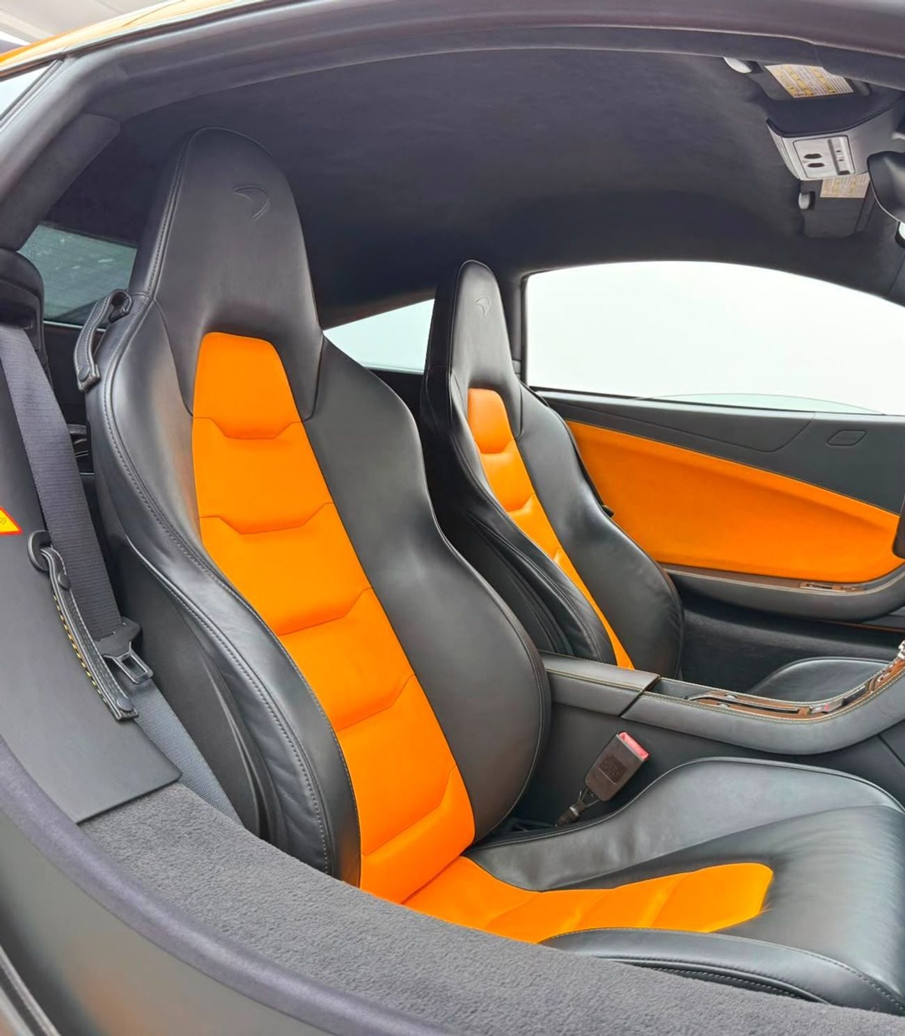 مكلارين MP4-12C STANDARD 2013 McLaren MP4-12C, Full McLaren and Dragon Racing Service History, GCC Specs