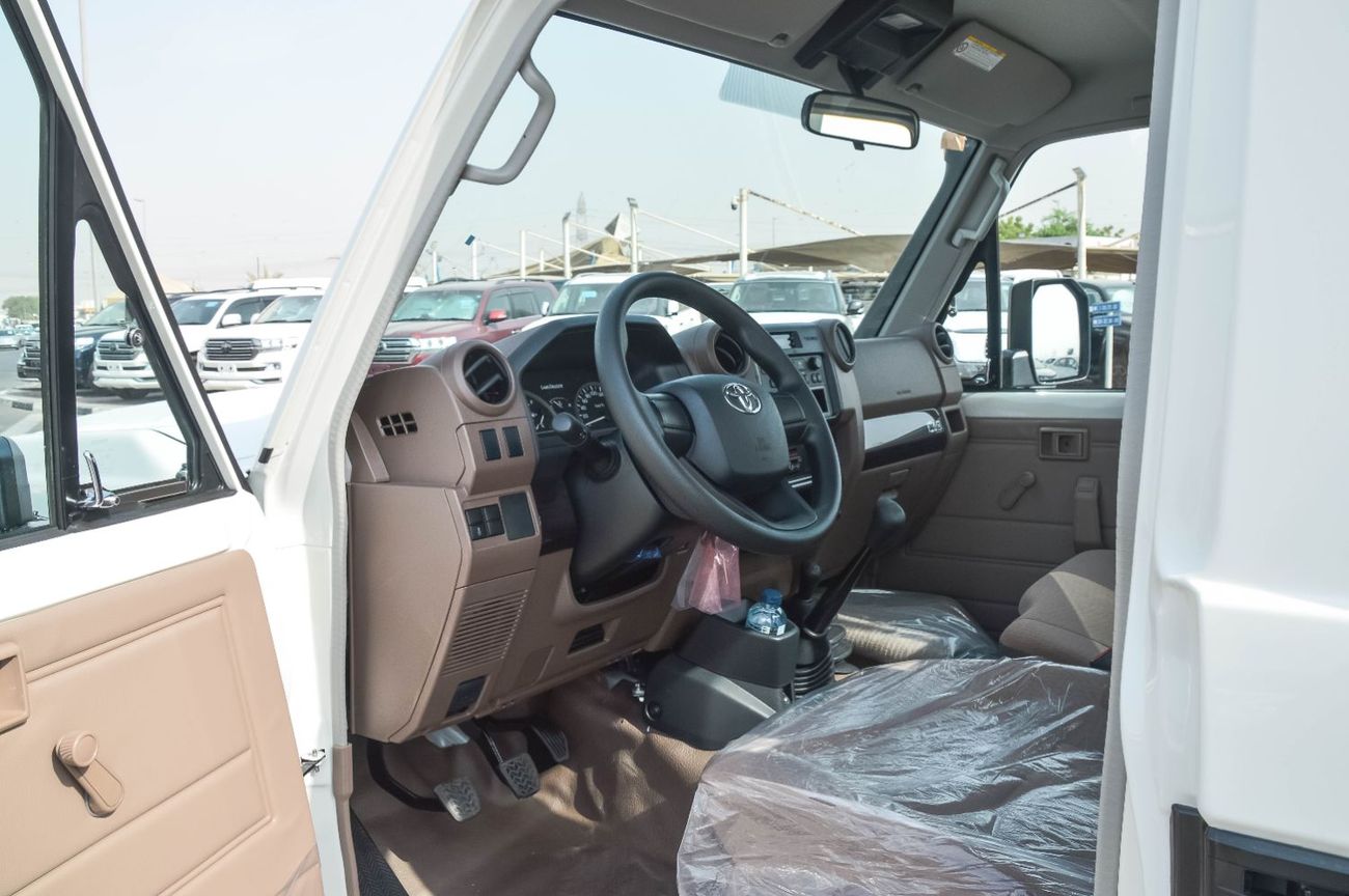 تويوتا لاند كروزر بيك آب TOYOTA LAND CRUISER 79 2.8L 4WD SC MT PICKUP 2025