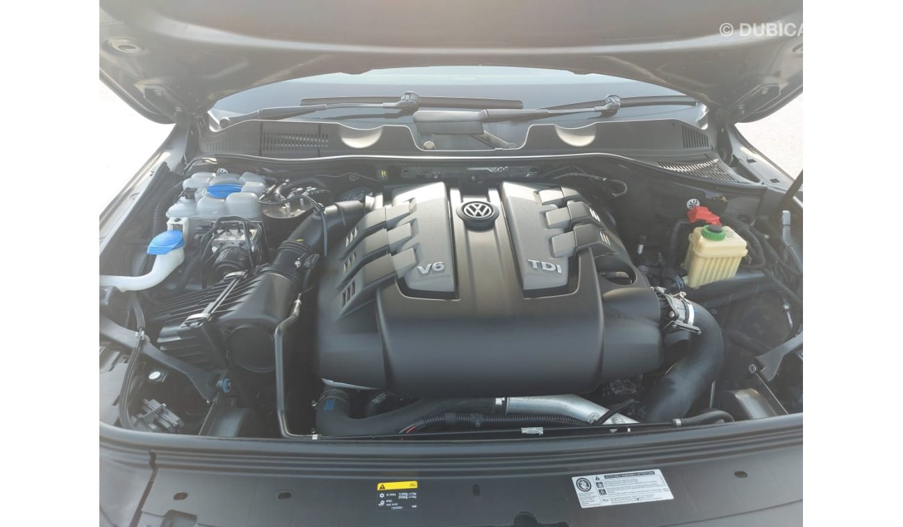 فولكس واجن طوارق V6- Diesel 3.0  Litter Right Hand Drive