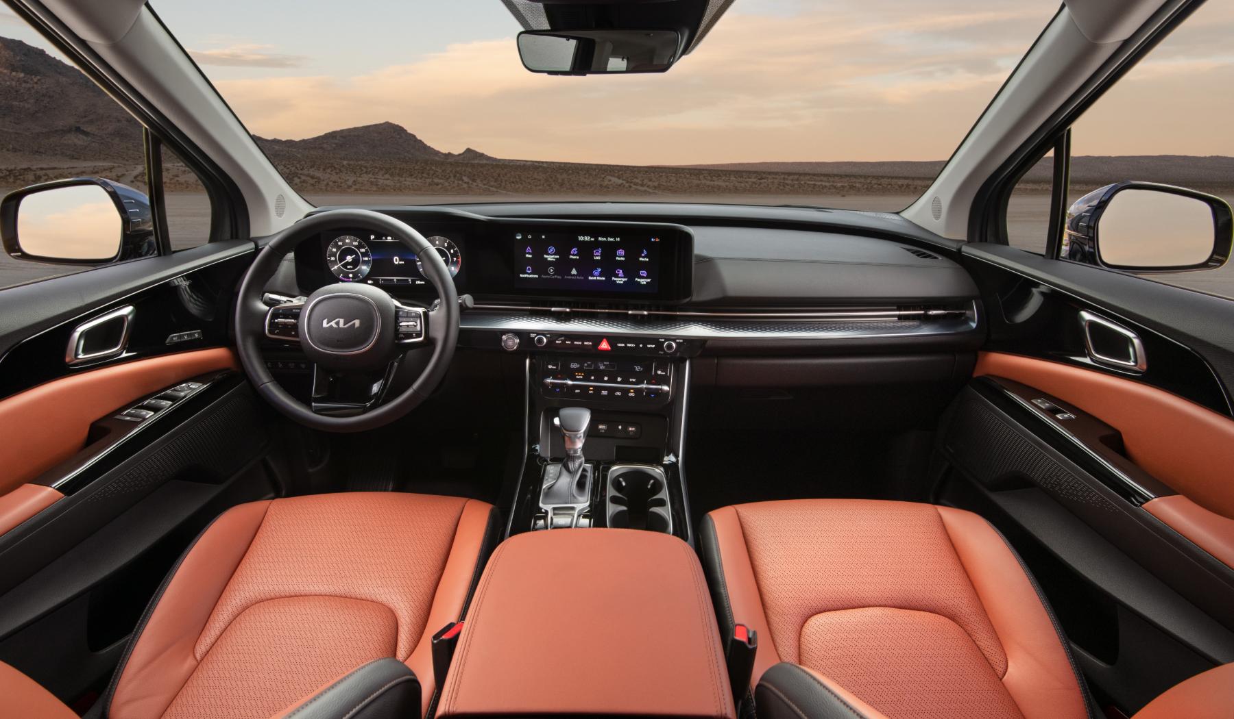 Kia Carnival interior - Cockpit