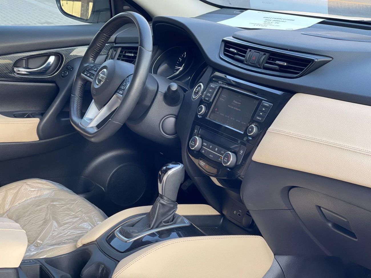 نيسان روج SL / AWD / 2.5 V4 / فتحة سقف بانورامية / كاميرا 360 درجة / رادار / نظام صوت BOSE