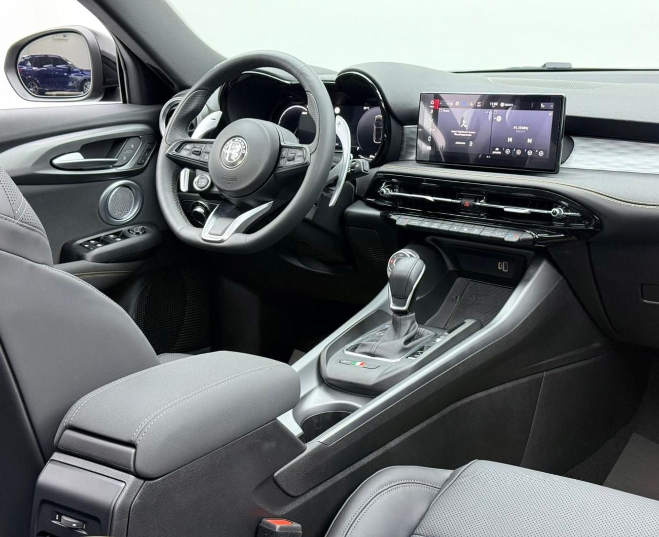 ألفا روميو تونالي 2025 Alfa Romeo Tonale Veloce, 5 Years Alfa Warranty + Service Pack, Delivery Kms, Fully Loaded, GCC