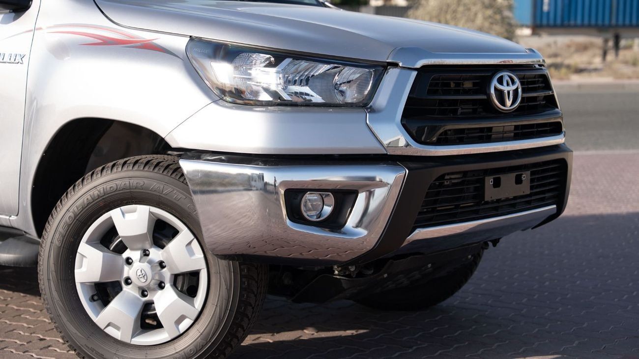 تويوتا هيلوكس 2025 Toyota Hilux 2.4 - Silver Metallic Inside Black | Export Only