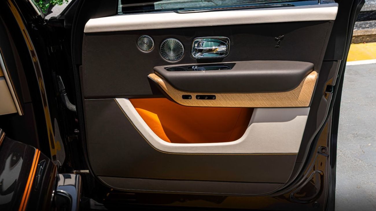 Rolls Royce Cullinan STD 2023 GCC 4 SEATS VIP DEALER WARRANTY AND SERVICES