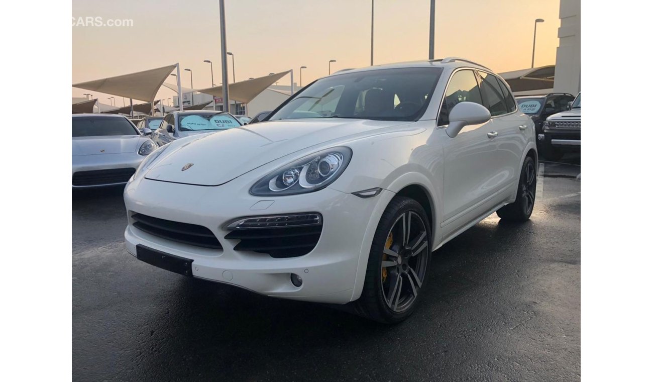 Porsche Cayenne Porsche cayanne S model 2011 GCC car prefect condition full option low mileage no paint